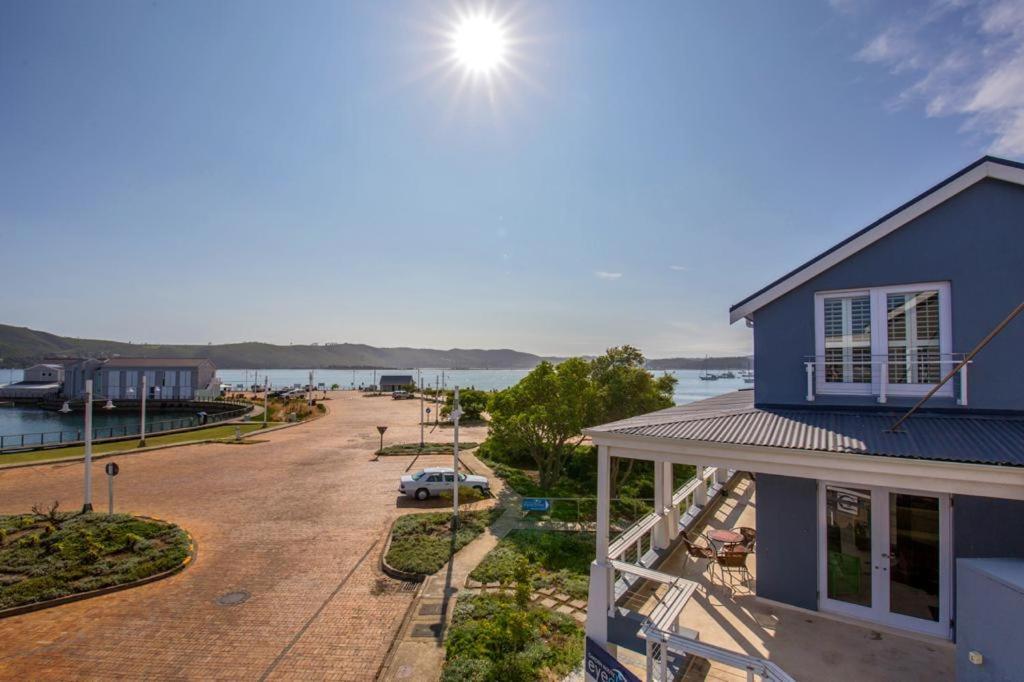 Thesen Harbour Town Apartments @ Beautiful Knysna Villas ภายนอก รูปภาพ